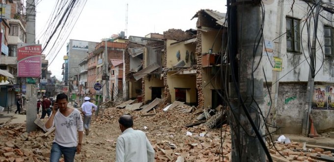 des immeubles se sont effondres a lalitpur